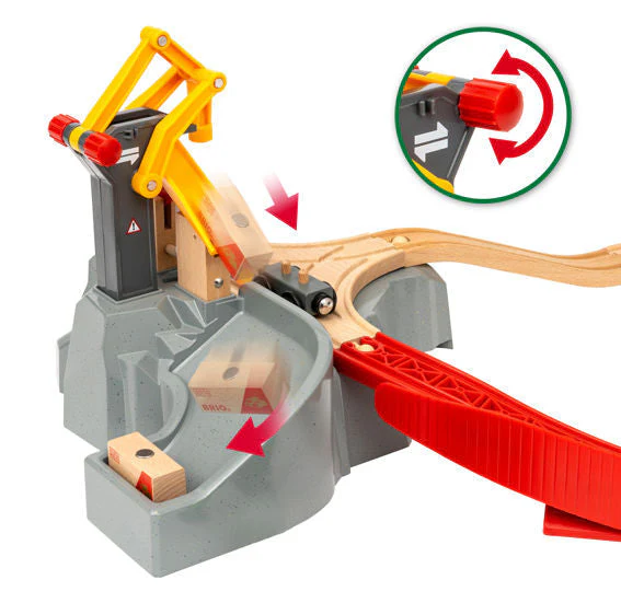 BRIO Cargo Mountain Set - Image 8
