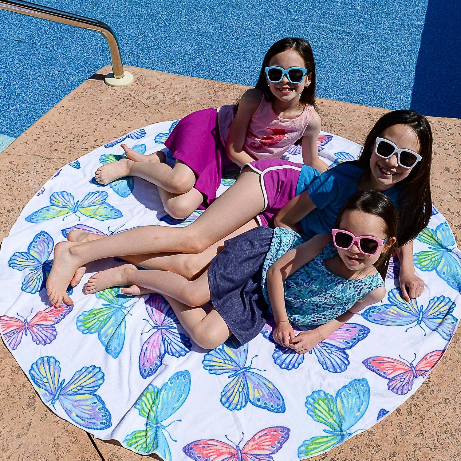 Butterfly Bash Round Beach Towel - Image 3