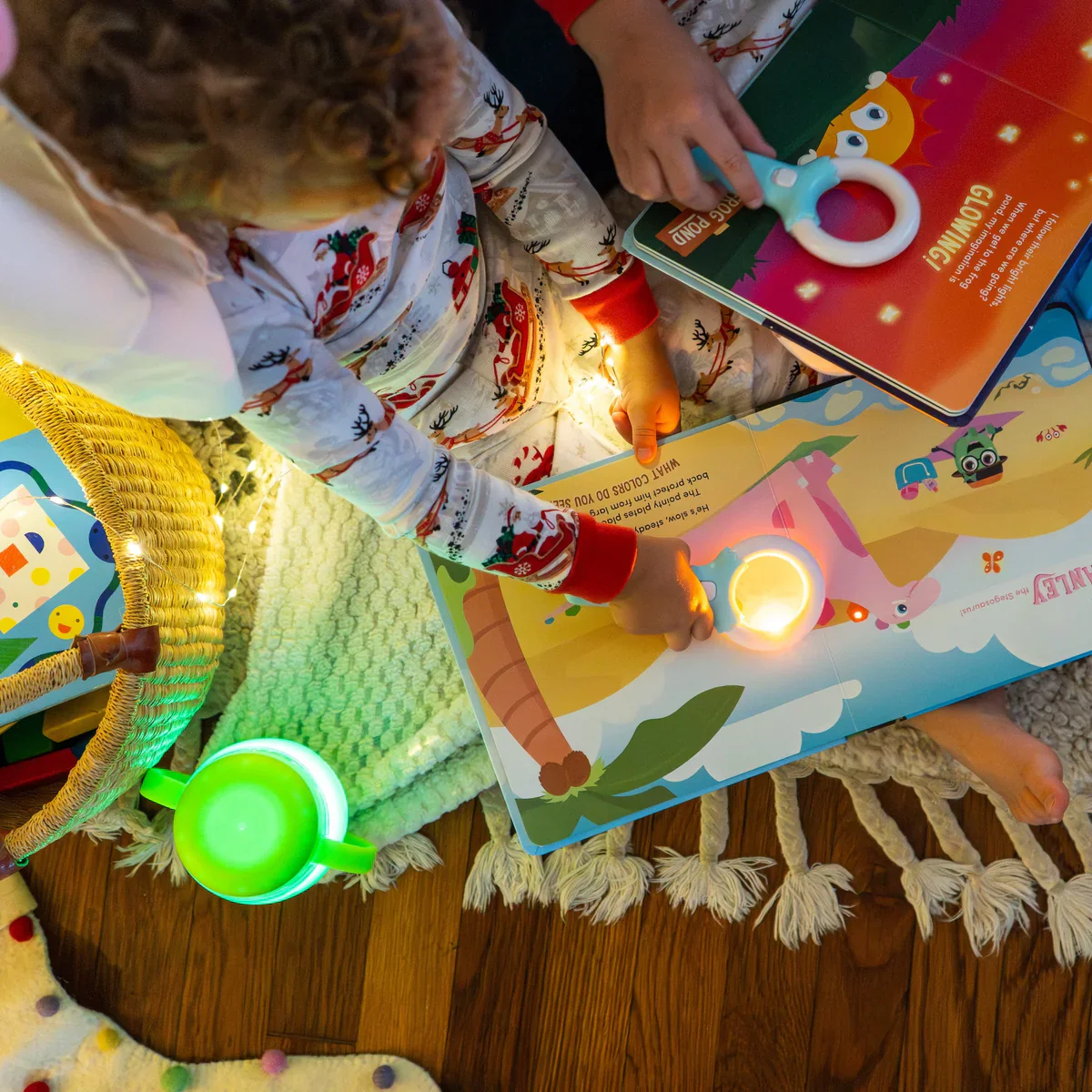 Prehistoric Pals Pippa Light Up Book - Image 3