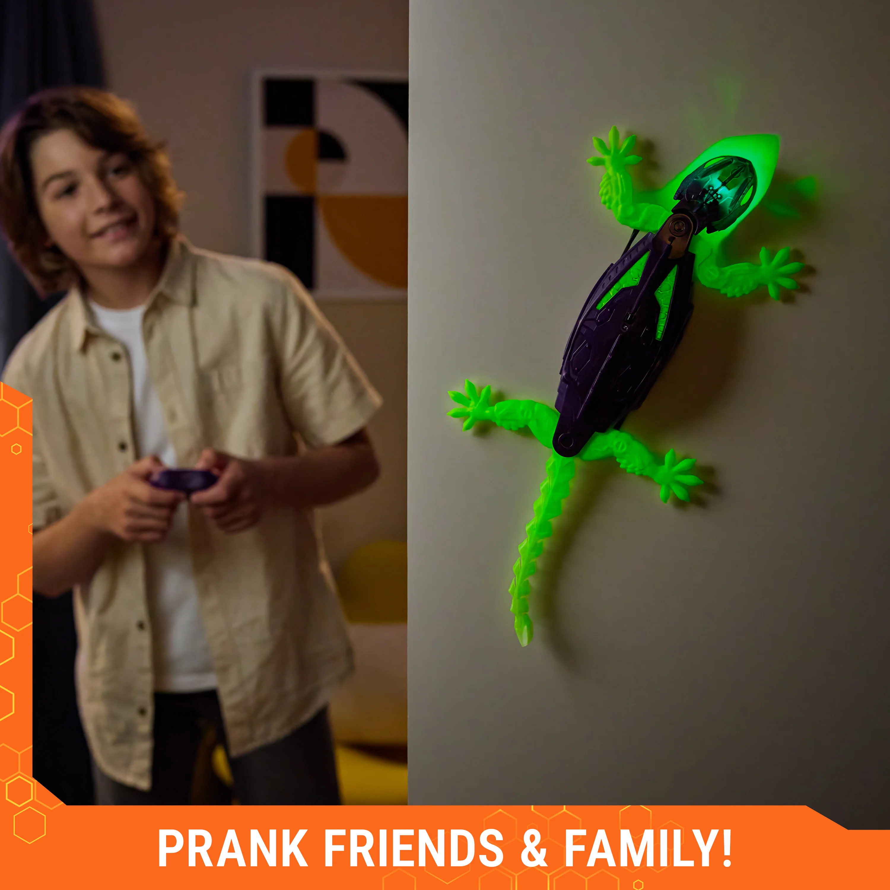 Hex Bots Glowing Wall Crawler Gecko - Image 7