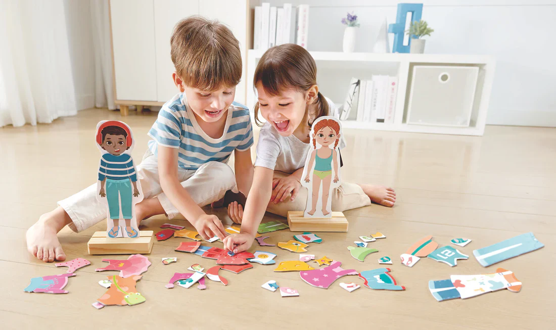 Dress Up Magnetic Puzzle - Image 2