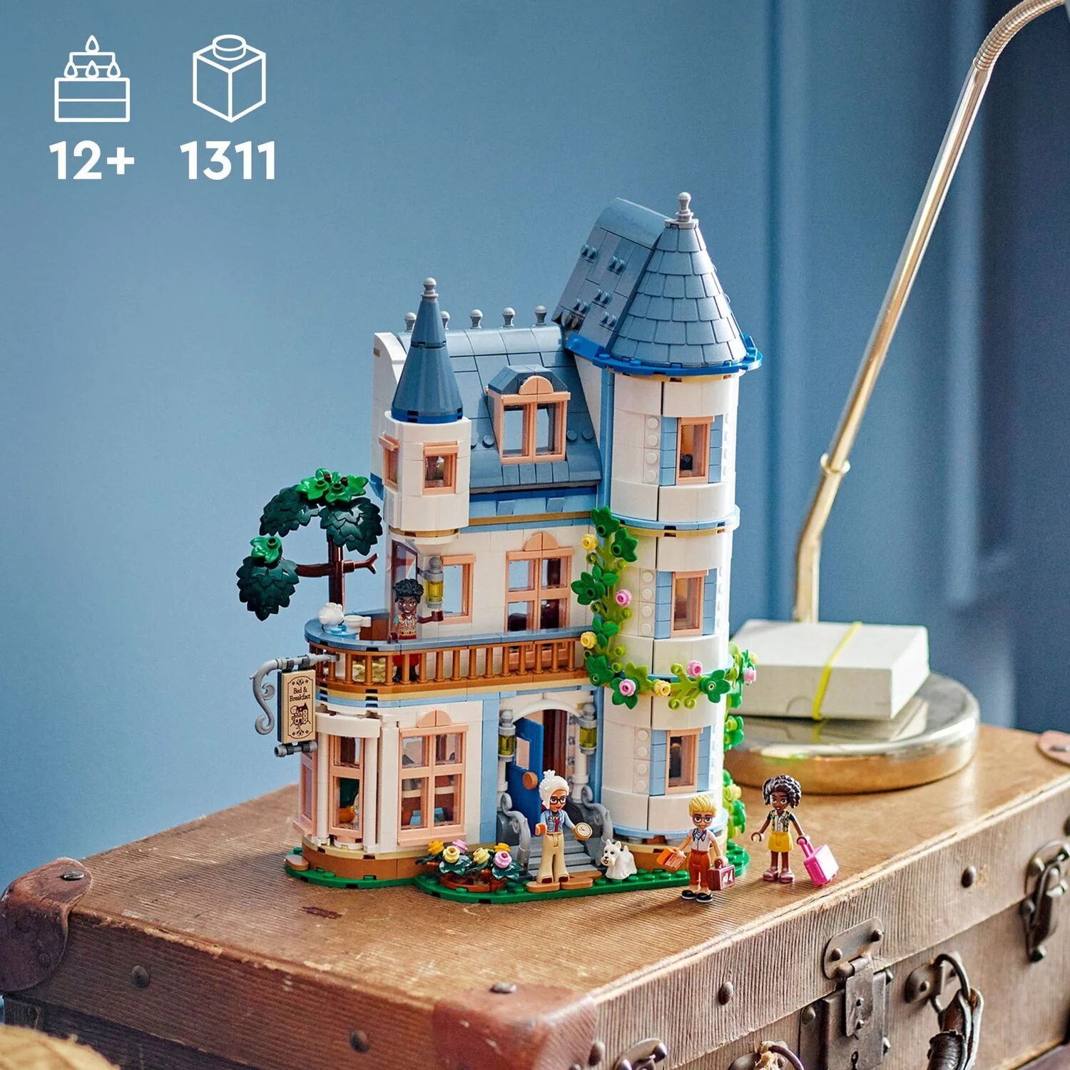 LEGO® Friends Castle Bed and Breakfast - Image 3