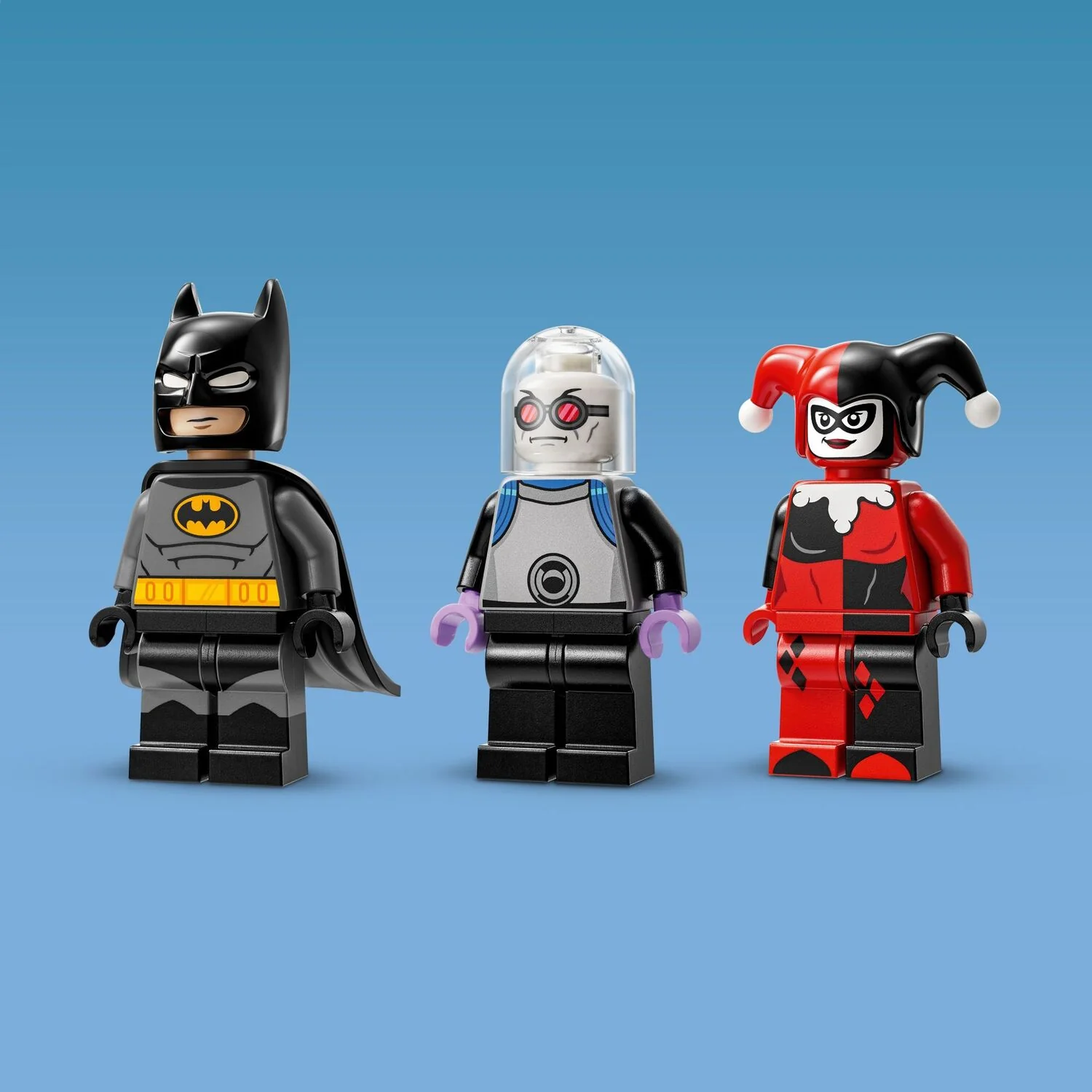 LEGO® Super Heroes DC Batman™ with the Batmobile™ vs. Harley Quinn™ and Mr. Freeze™ - Image 3
