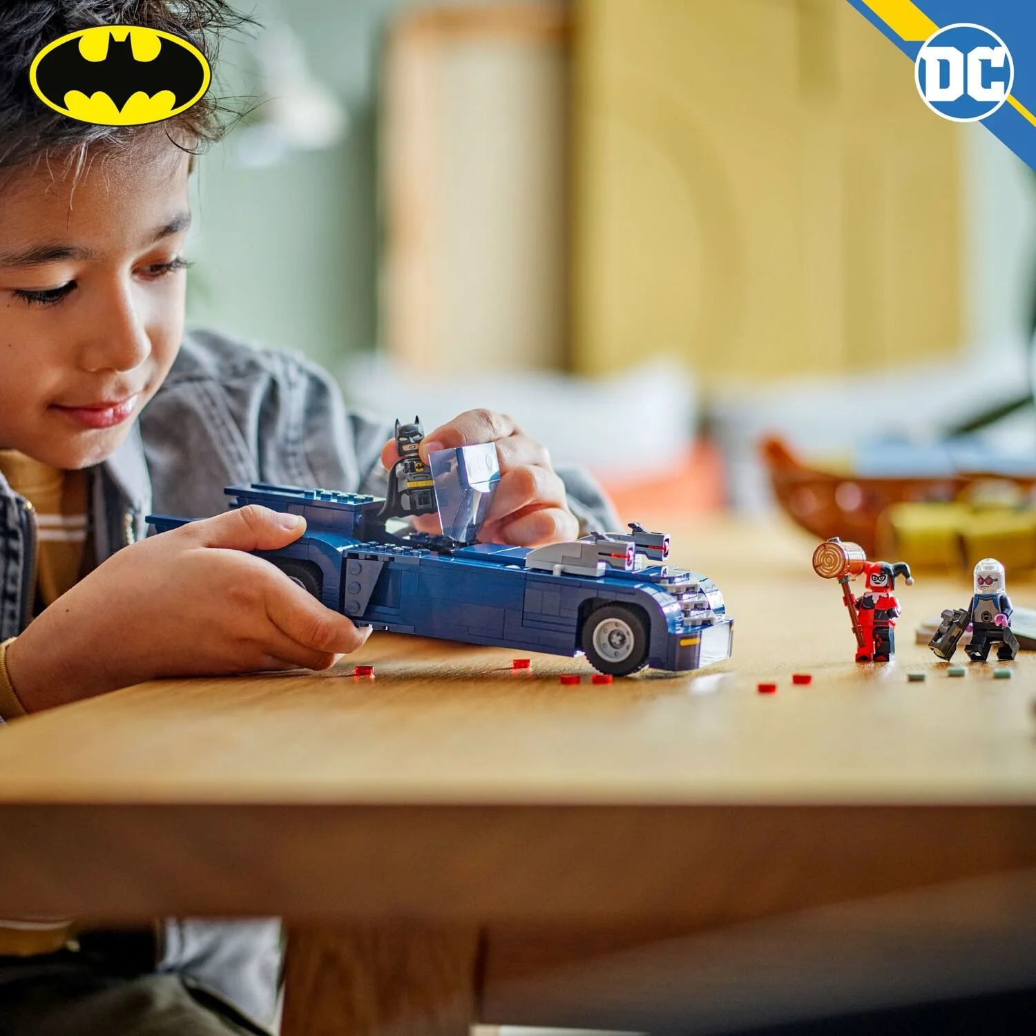 LEGO® Super Heroes DC Batman™ with the Batmobile™ vs. Harley Quinn™ and Mr. Freeze™ - Image 7