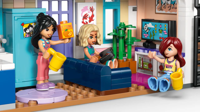 LEGO® Friends Liann's Family House - Image 4
