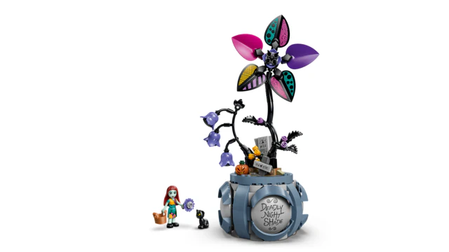 LEGO® ǀ Disney Nightmare Before Christmas Sally’s Flowerpot - Image 4