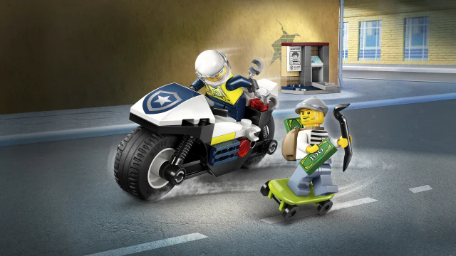 LEGO® City Police Motorcycle Chase - Image 5