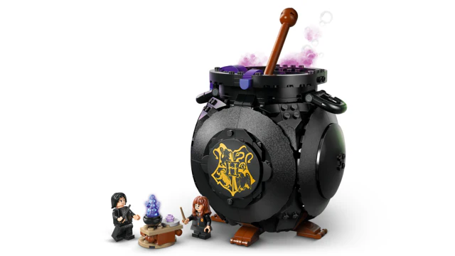 LEGO® Harry Potter™ Cauldron Potions Classroom - Image 4