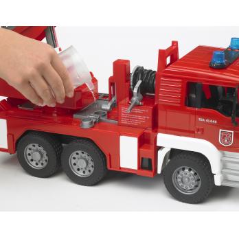 MAN Fire engine with water hose - Image 2