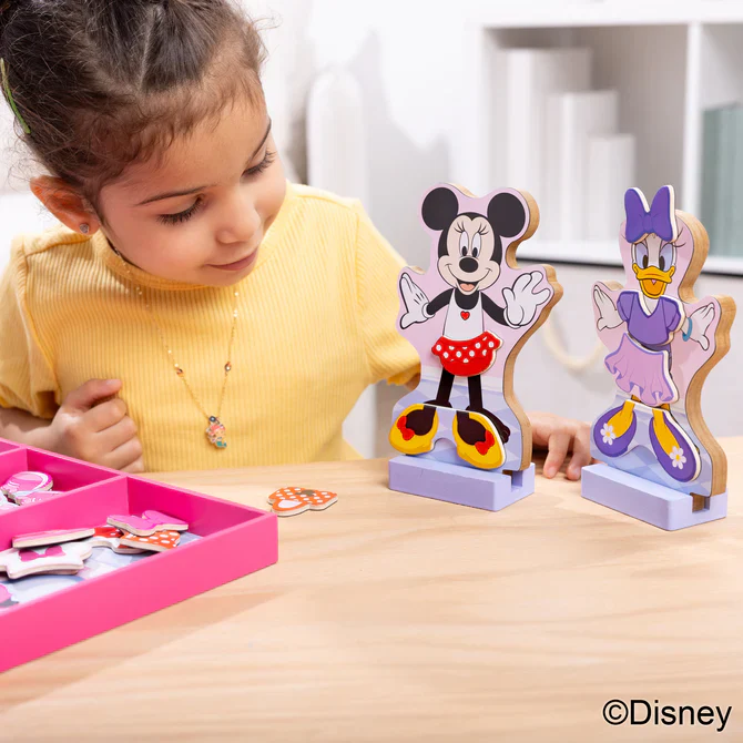 Minnie And Daisy Magnetic Dress Up - Image 5