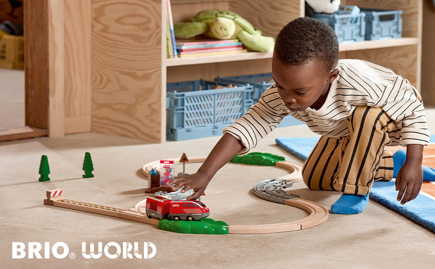 BRIO Pull Back Train Set - Image 4
