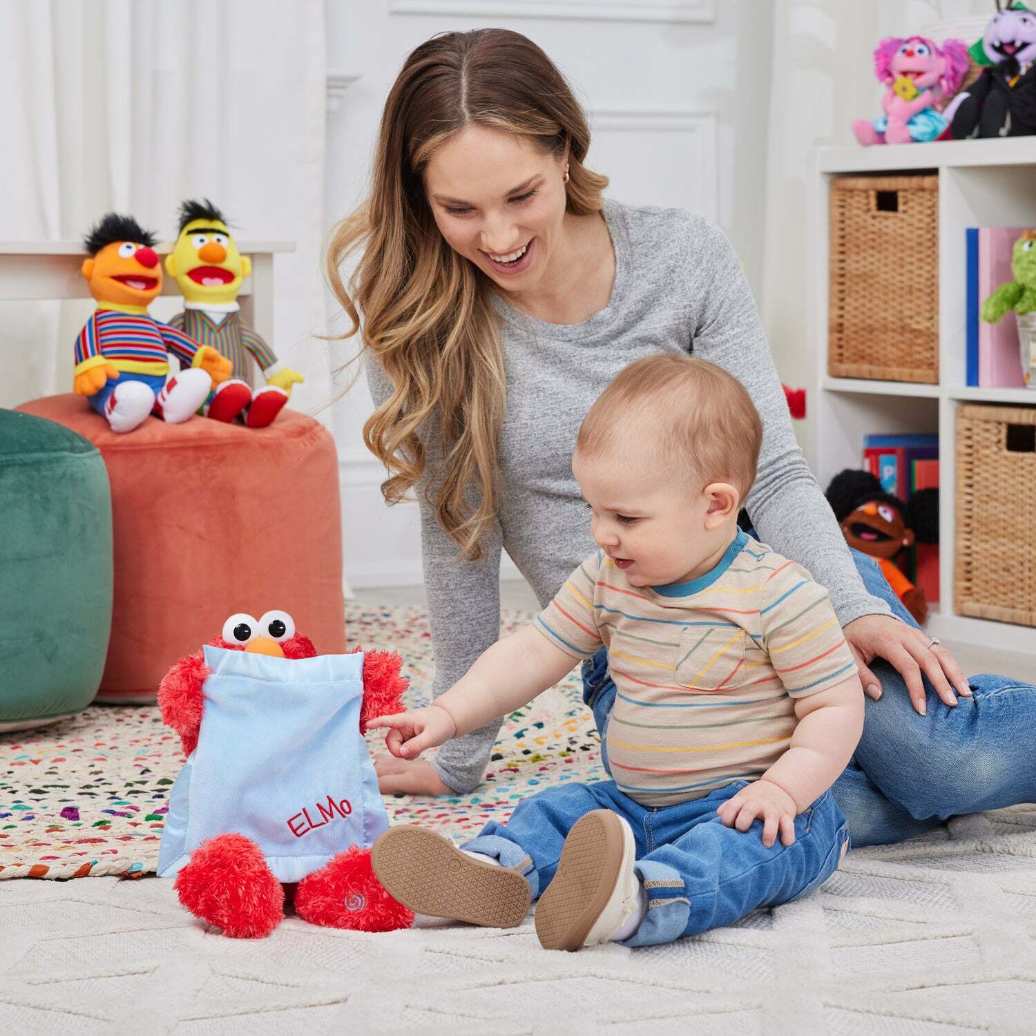 Sesame Street Animated Peek-A-Boo Elmo, 15 In - Image 5
