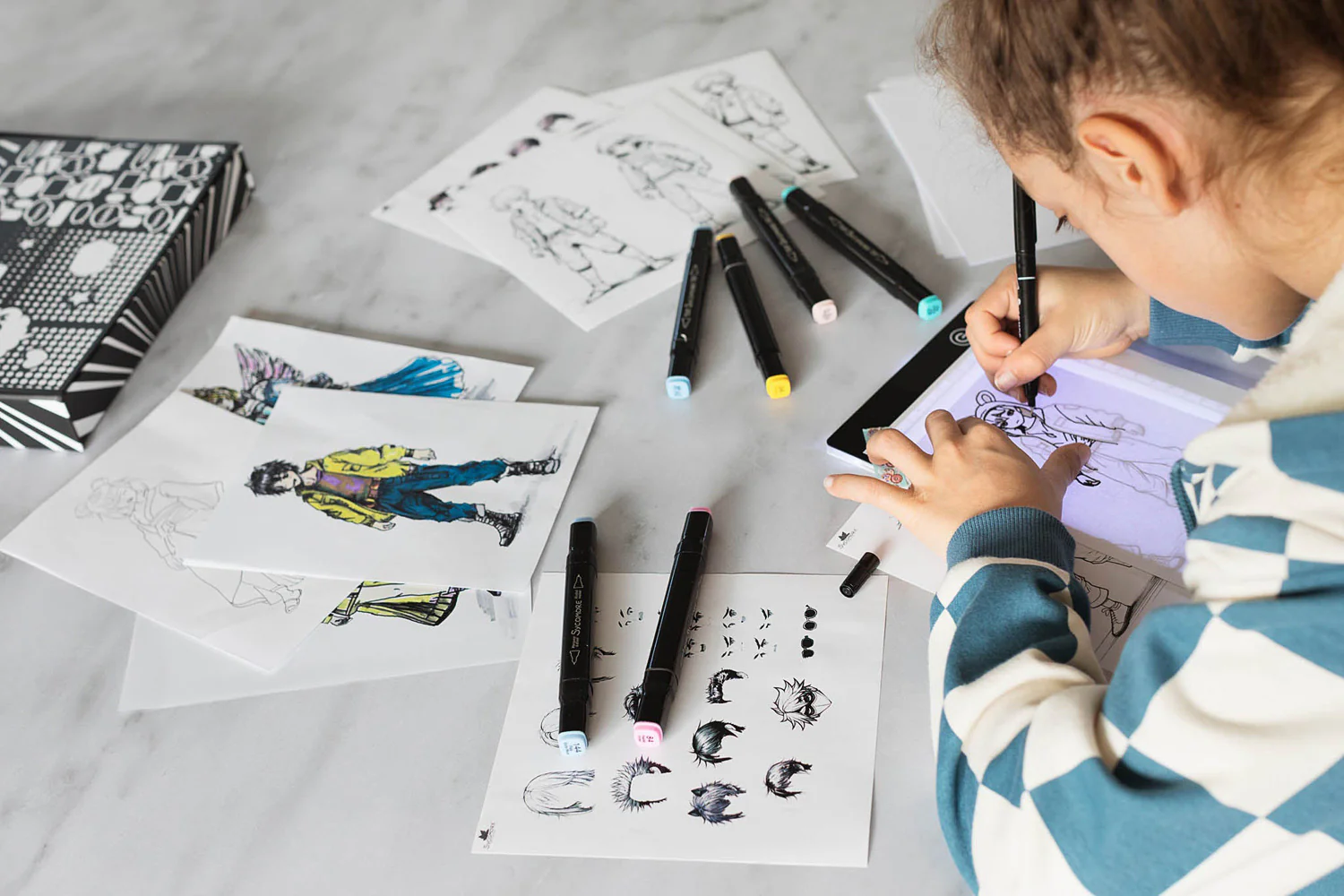 Manga Create Your Own With LED Light Pad - Image 6