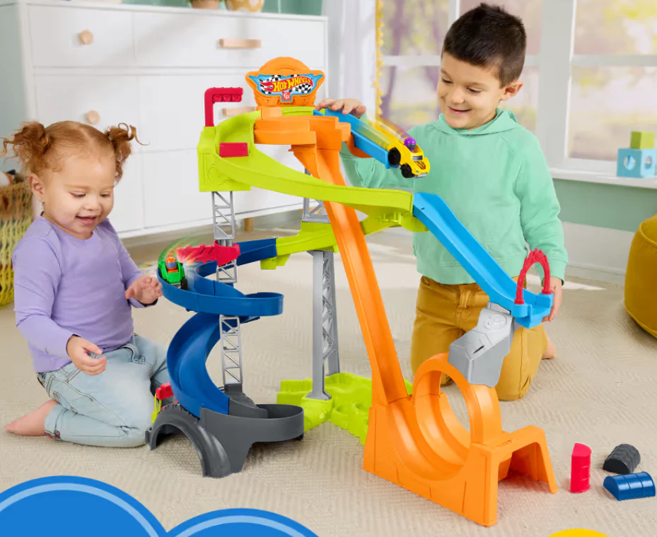 Little People® Hot Wheels® Spiral Stunt Speedway - Image 2